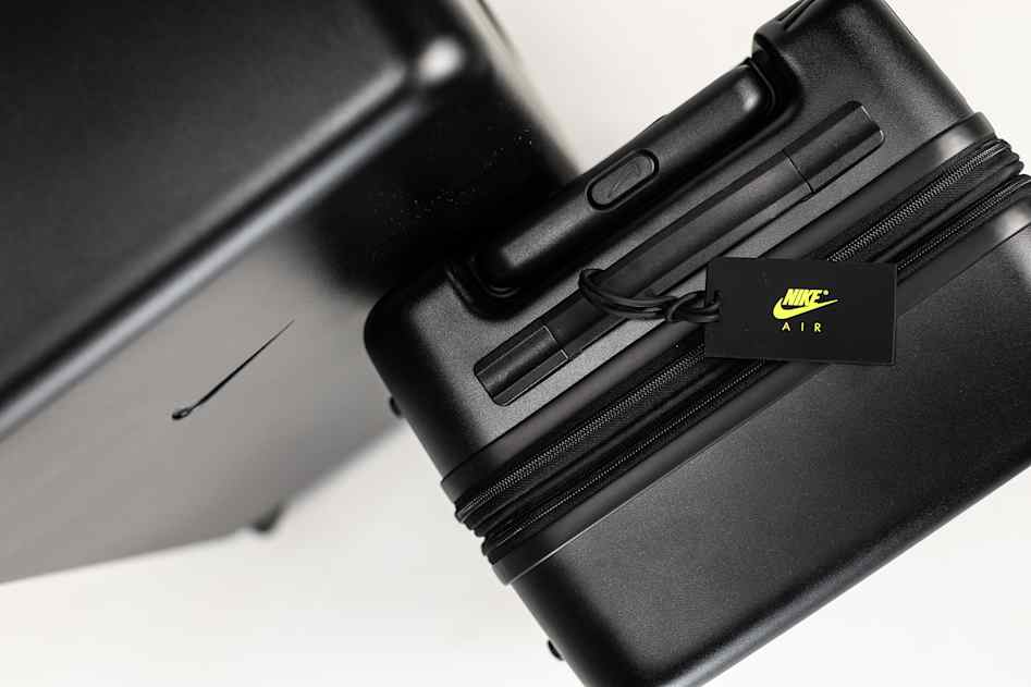 Introducing the Nike Hard-Shell Suitcase Collection . Nike JP
