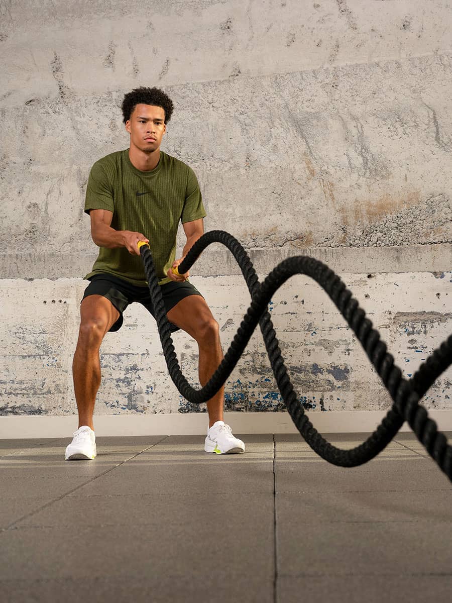 Battle Ropes: What They Are, Their Benefits and Exercises You Can Do. Nike  LU