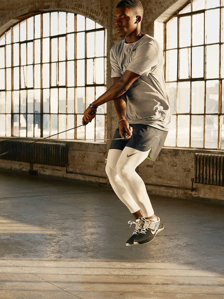 borde Celebridad donde quiera Saltar la cuerda es mejor que hacer running?. Nike XL