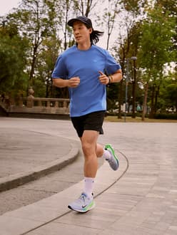 Scarpe a forma di piede nike online
