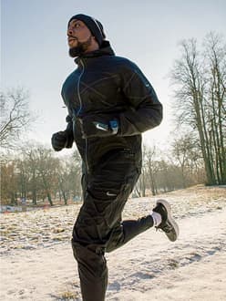Prepárate para el clima frío corriendo cómo vestirte para el invierno  corriendo mujer corriendo en ropa deportiva jogging
