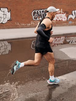 Nike Gorra Running Sin Estructura Unisex Adulto Dri-Fit Rise beige