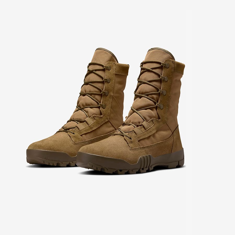 Black nike combat boots hotsell