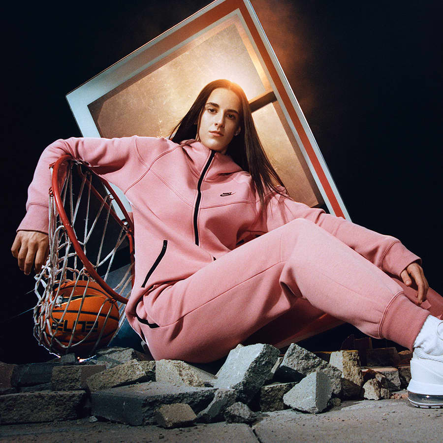 Female nike tracksuit discount
