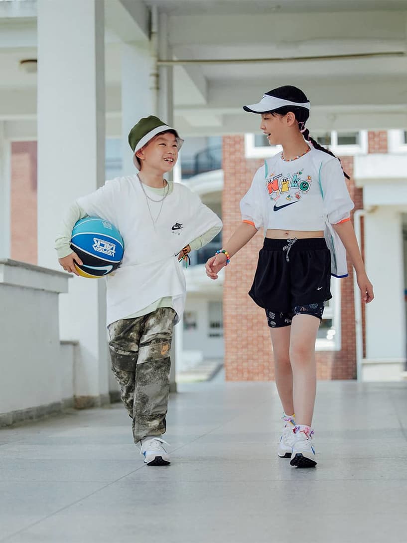 Pogo stick sprong uitbreiden leven De beste back-to-school Nike kleding voor kids. Nike BE