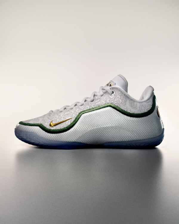 lebron james christmas shoes 2018