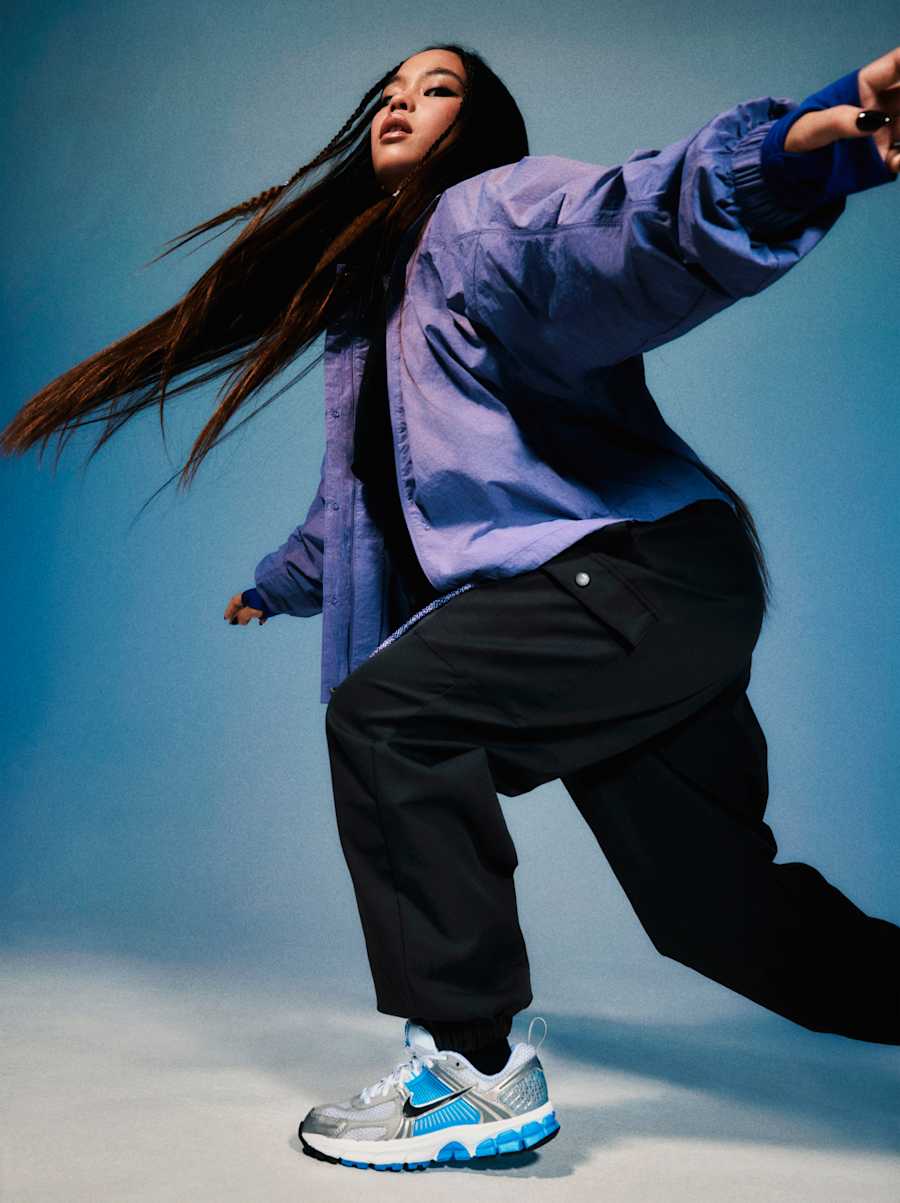 Nike Teens: sporty and edgy with Vomero 5 . Nike IL