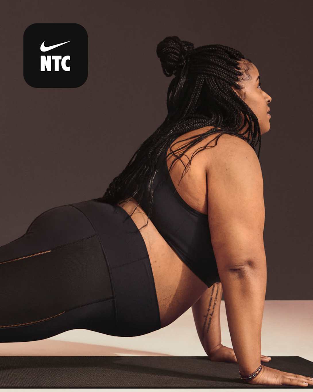 ナイキ　オフホワイト　ヨガ　トレーニングウエア nike_offwhite.jpg