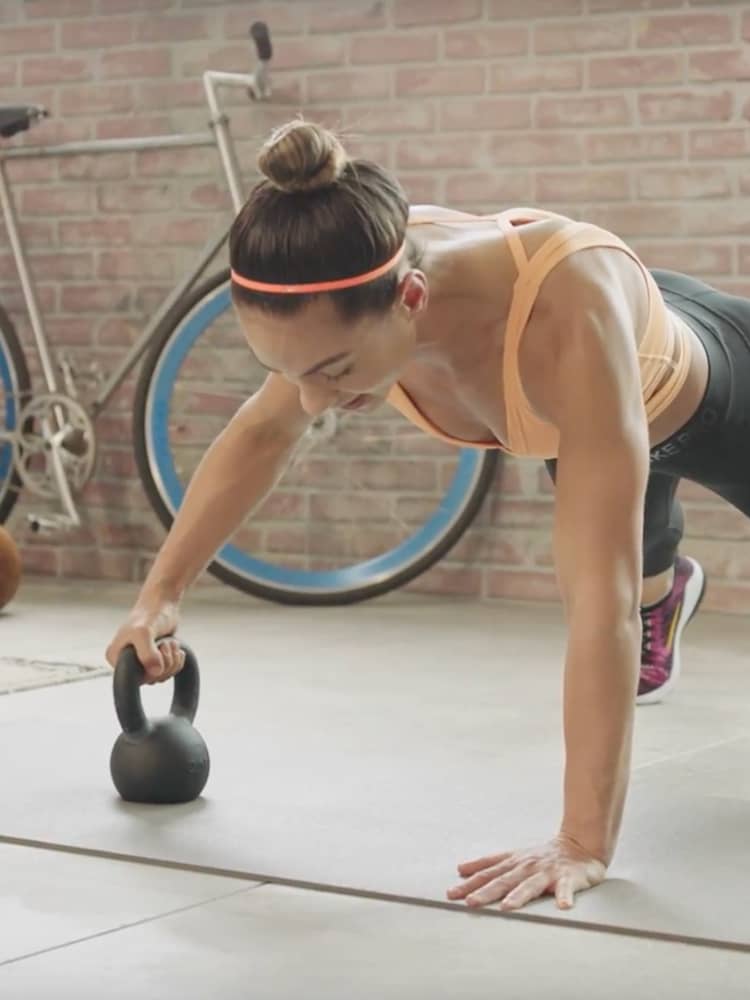 6 movimenti con il kettlebell per la forza. CH