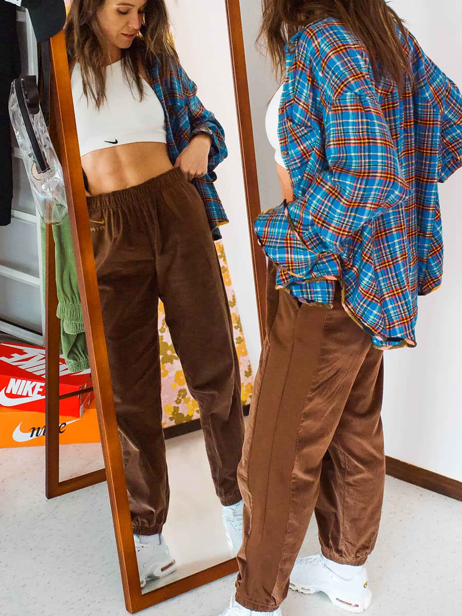 Come abbinare i pantaloni jogger per il lavoro. Nike IT
