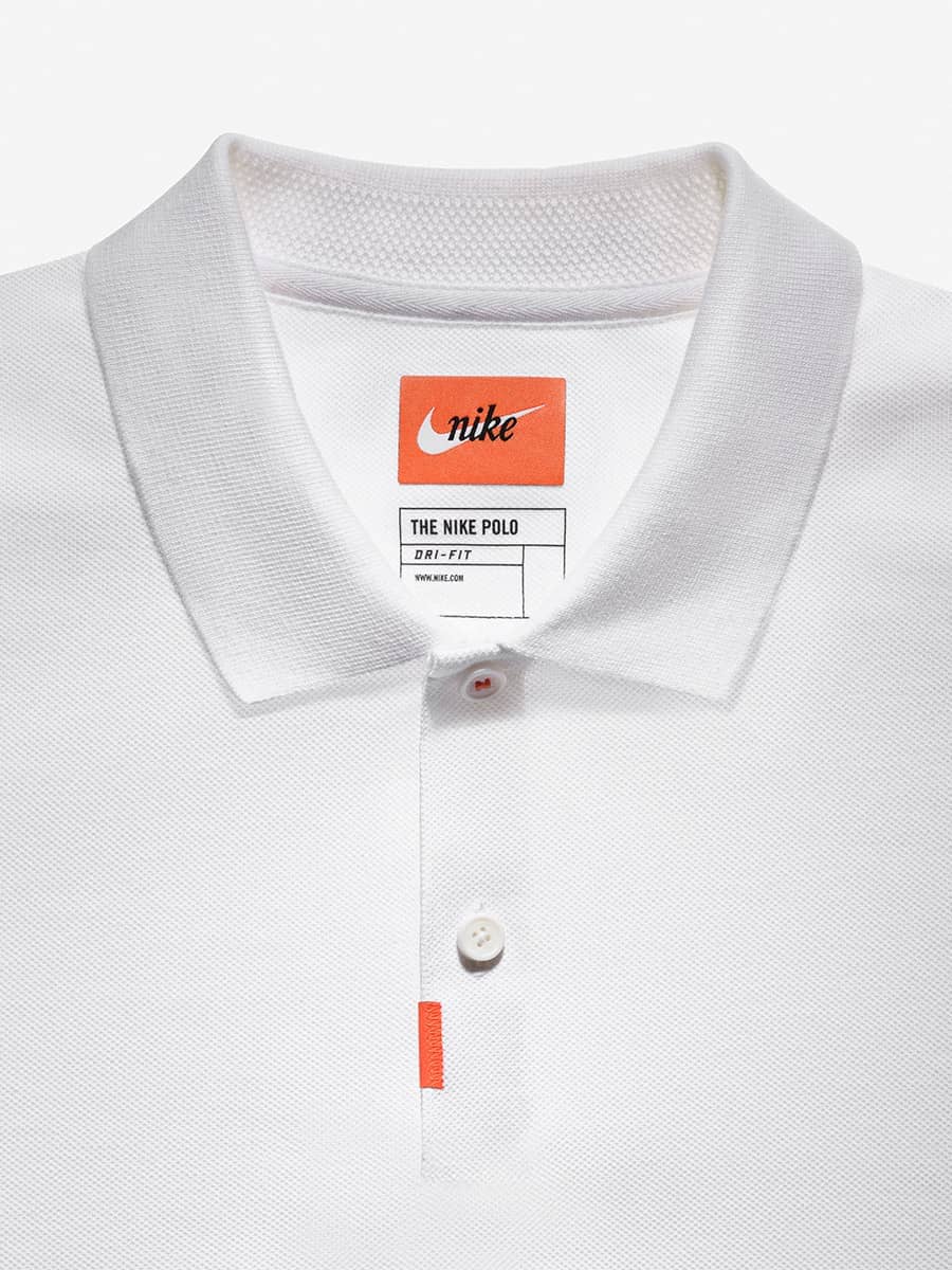 Il modo migliore per piegare una t shirt per risparmiare spazio. Nike IT