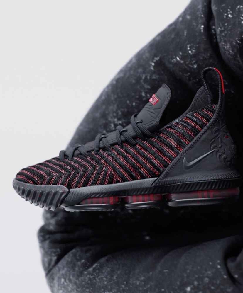 Nike Lebron XVI 16 I'm King Regal Signature Black Knit Gold