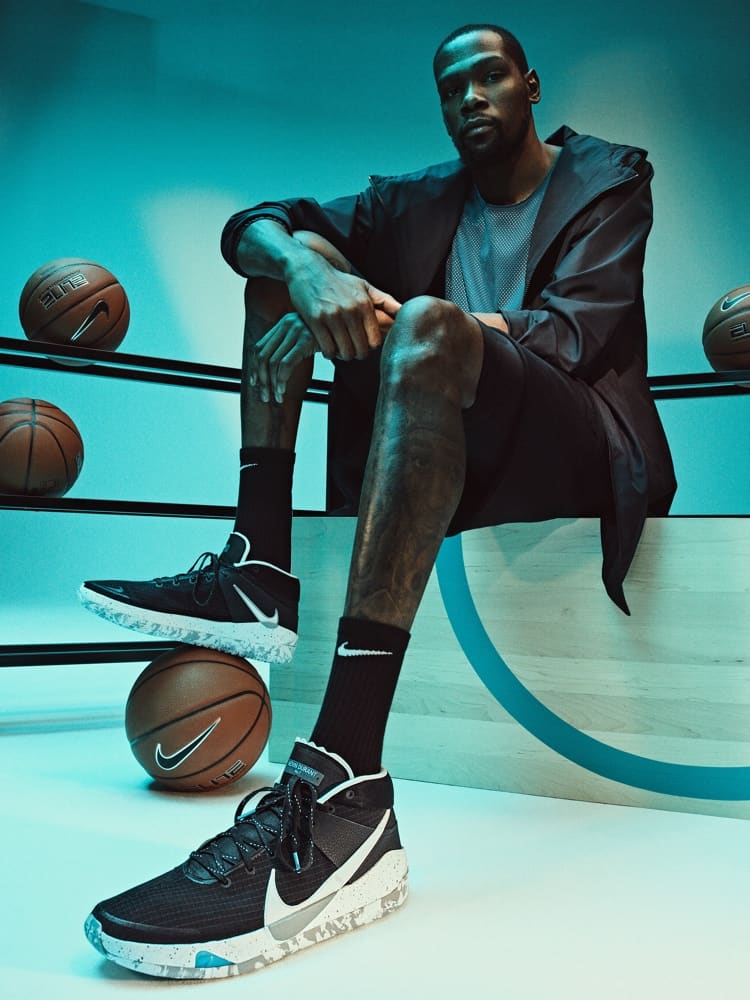 مسكرة حواجب Kevin Durant. Nike.com مسكرة حواجب