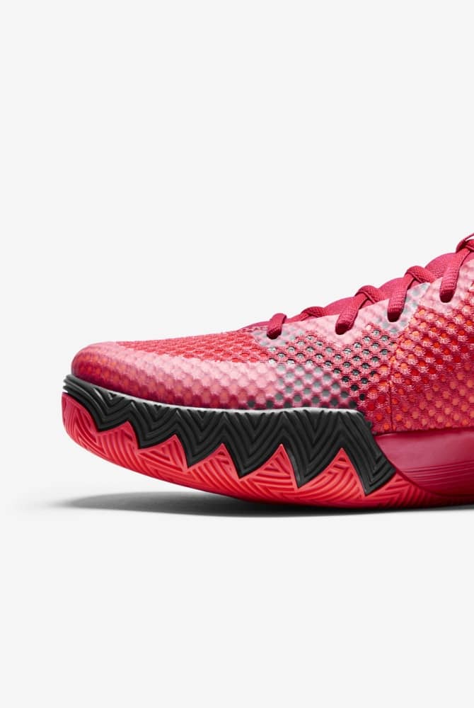 kyrie 1 traction