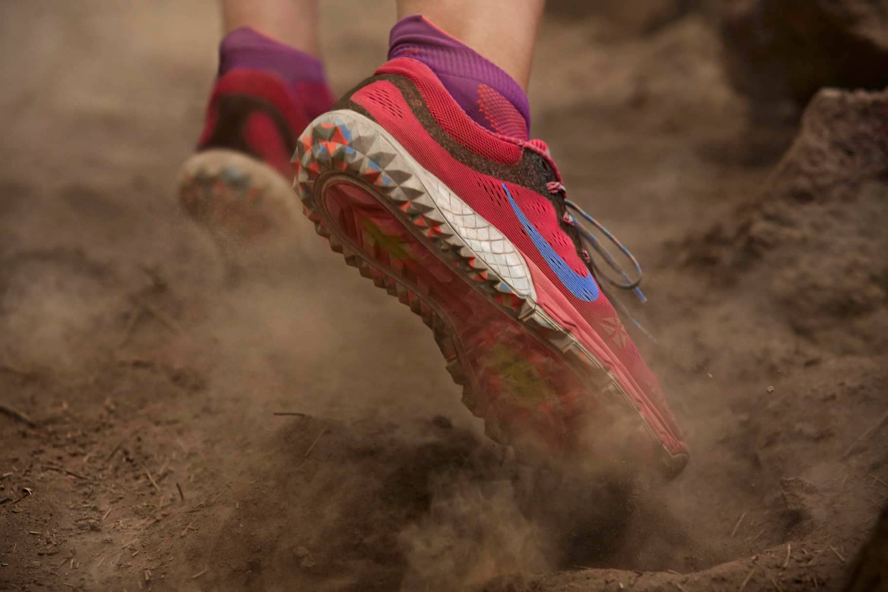 sports shoes trail running