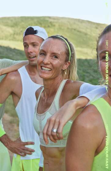 新品　ナイキ　ランニングシャツ　バウワーマントラッククラブ 新品 ナイキ ランニングシャツ バウワーマントラッククラブ 2025年最新