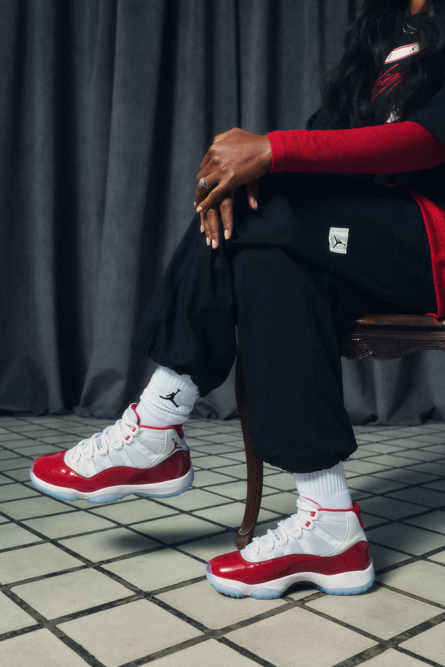 Competencia comienzo traición El Air Jordan 11 llega en color "Varsity Red". Nike
