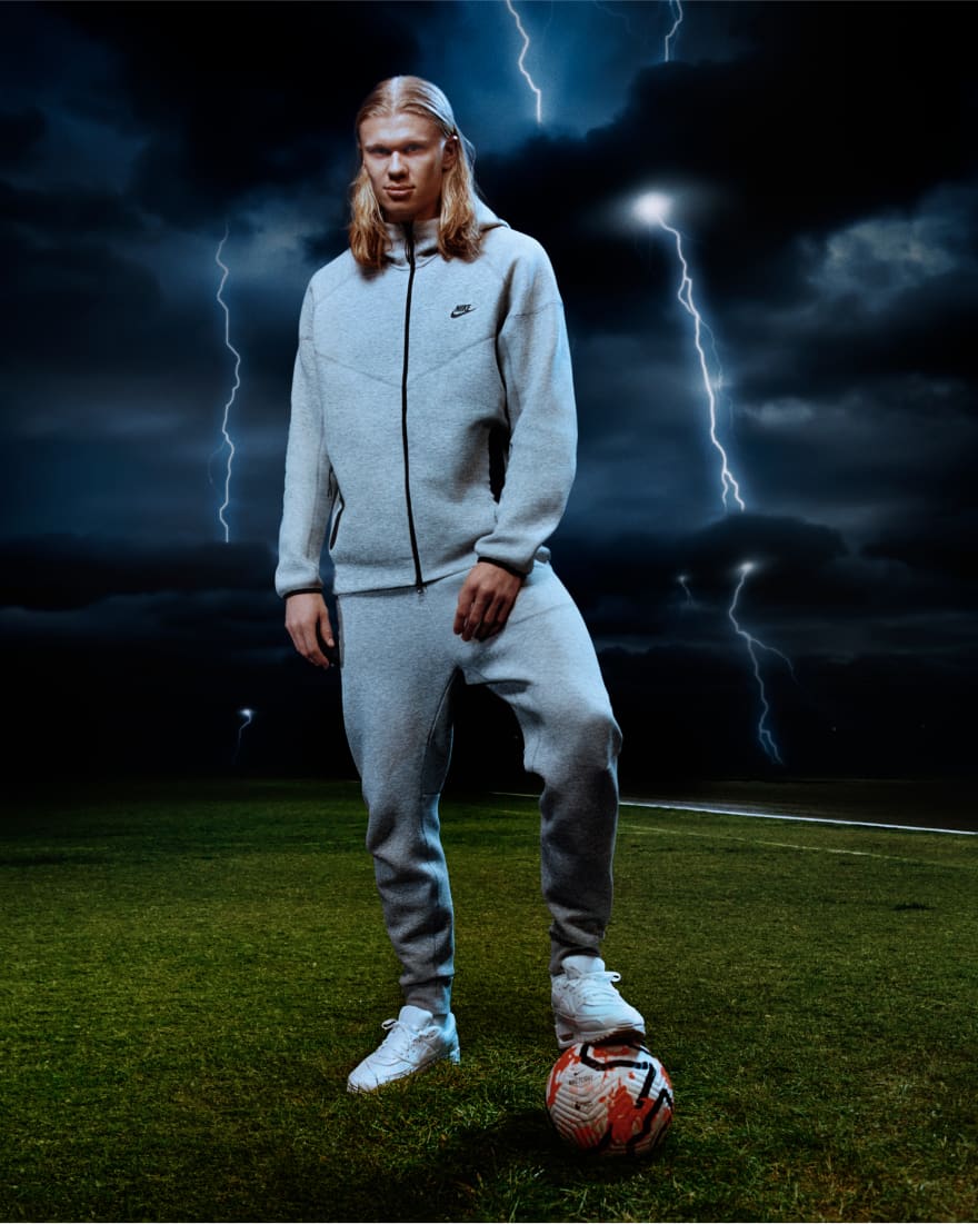 Nike foundation fleece on sale tracksuit