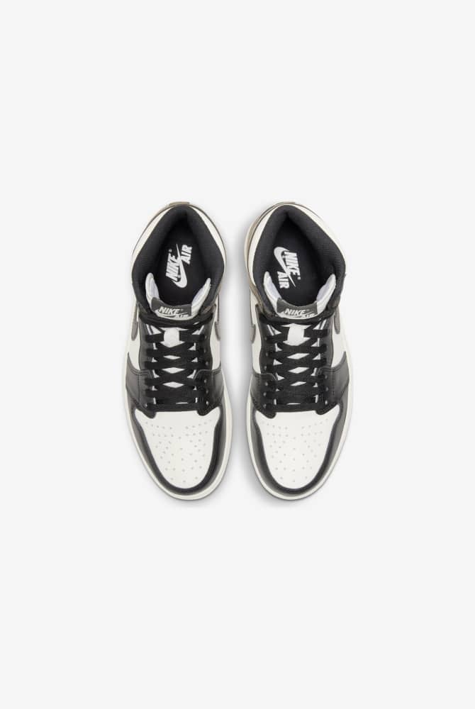 AIR JORDAN 1 RETRO HIGH OG. Nike AR