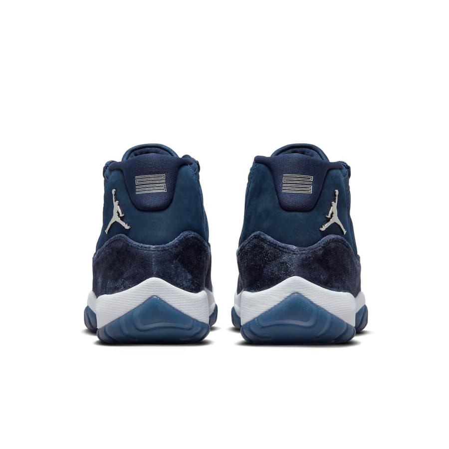 Air Jordan 11 “Midnight Navy” Delivers Velvet Vibes. Nike.com