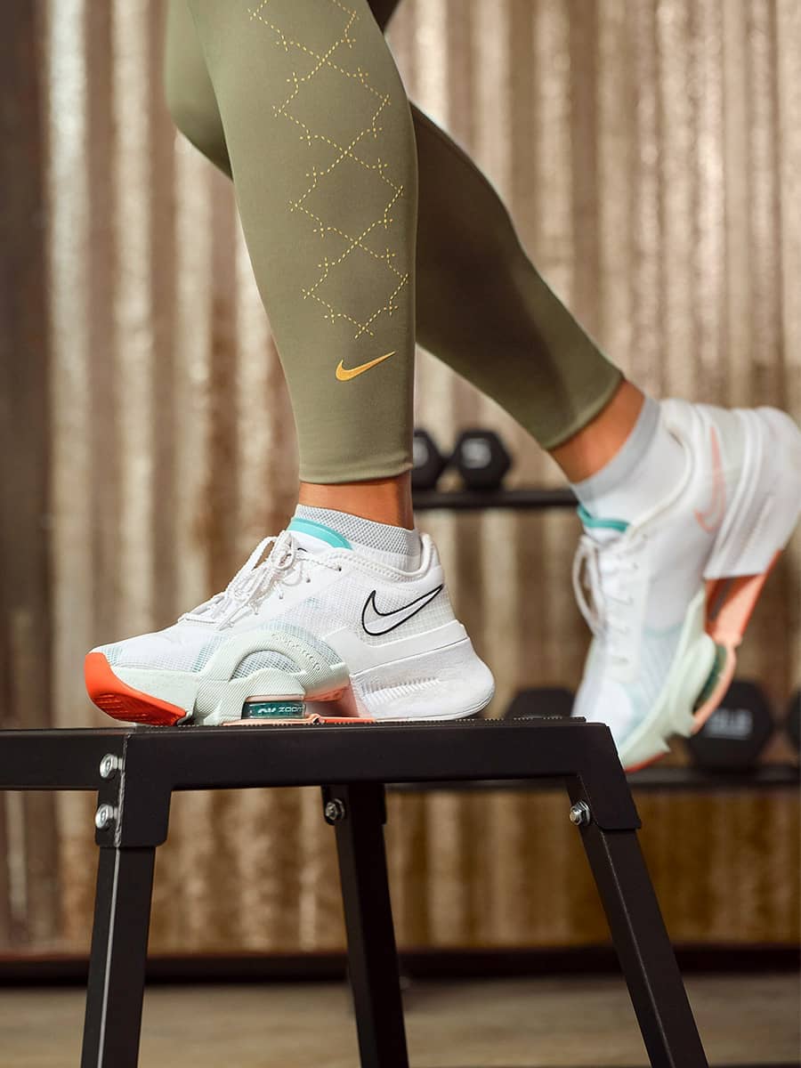 Comment choisir les bonnes chaussures de training pour vous. Nike CA