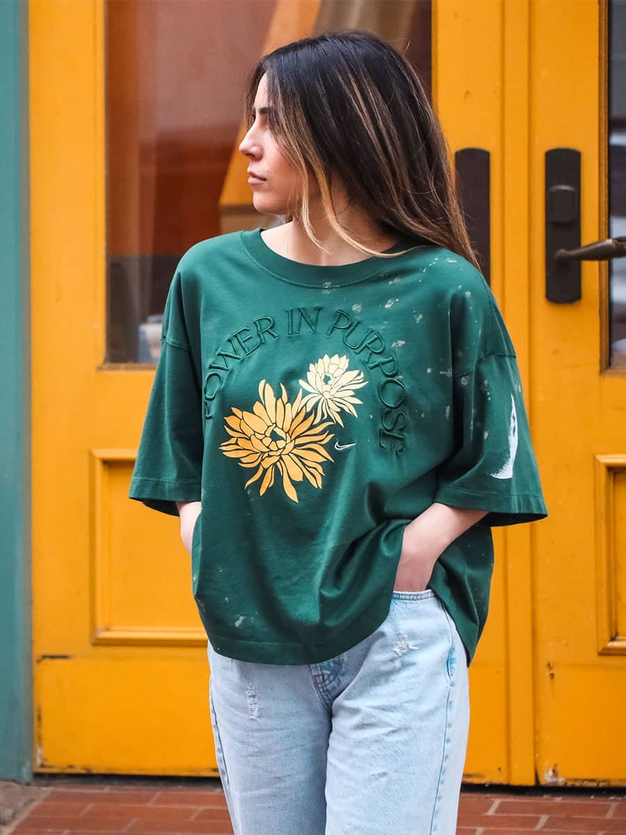 How to Style an Oversized T Shirt - The Inspo Spot