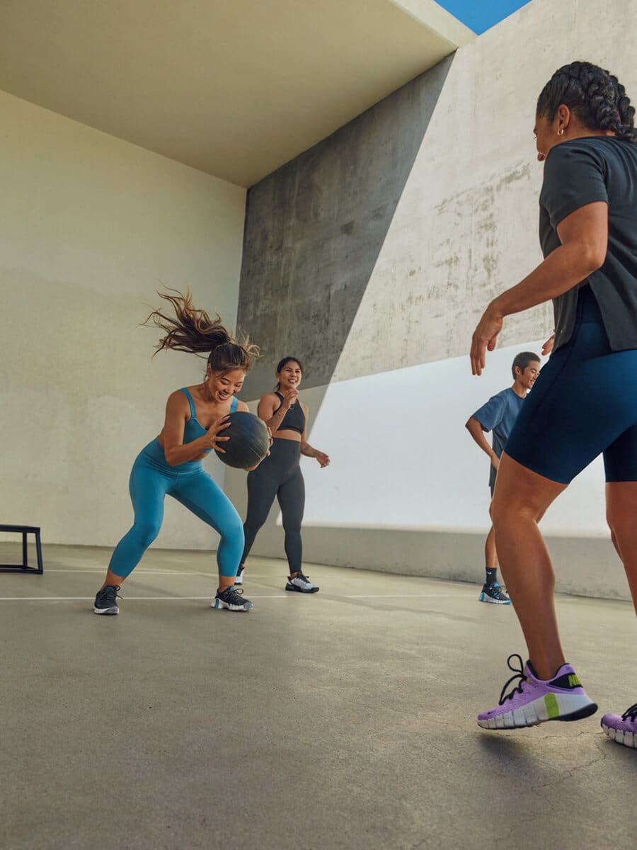 Equipos de gimnasia nike best sale para mujer