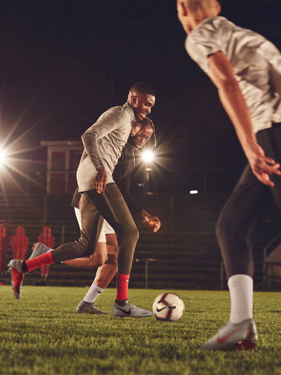 Nike Culture of Football Standard Issue Men's Dri-FIT 1/4-Zip Soccer Top