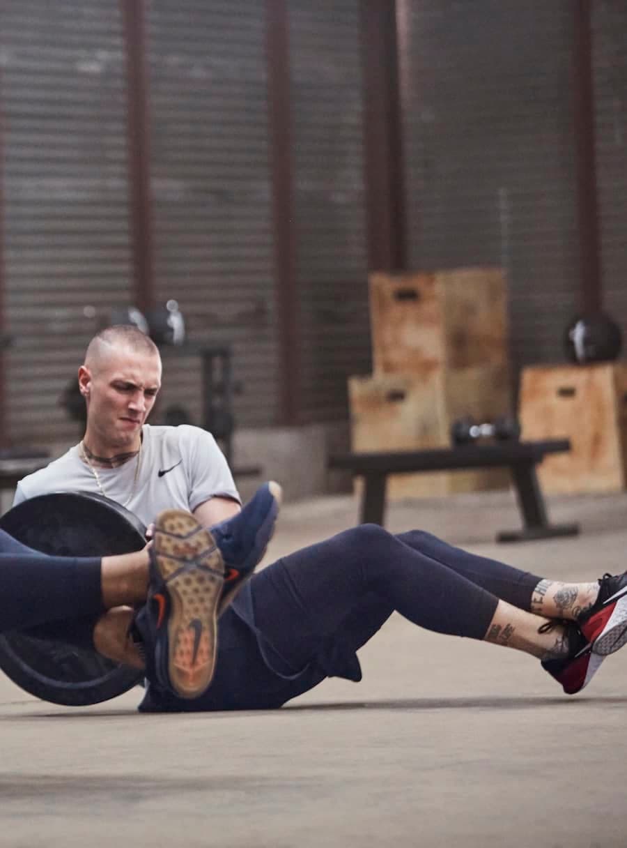 Comment améliorer vos squats à l'aide de genouillères. Nike CA