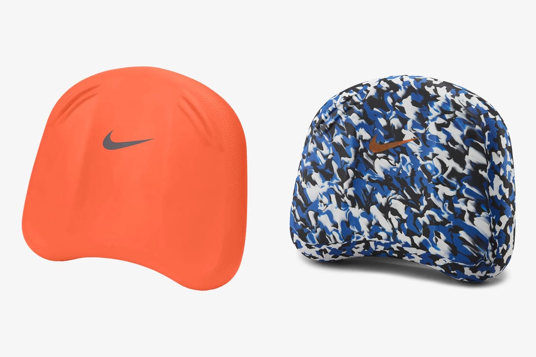 Cómo ponerse una gorra de natación. Nike