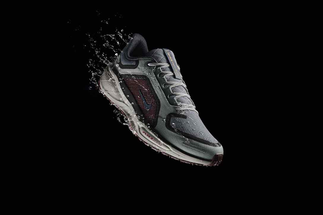 Nike black waterproof shoes clearance