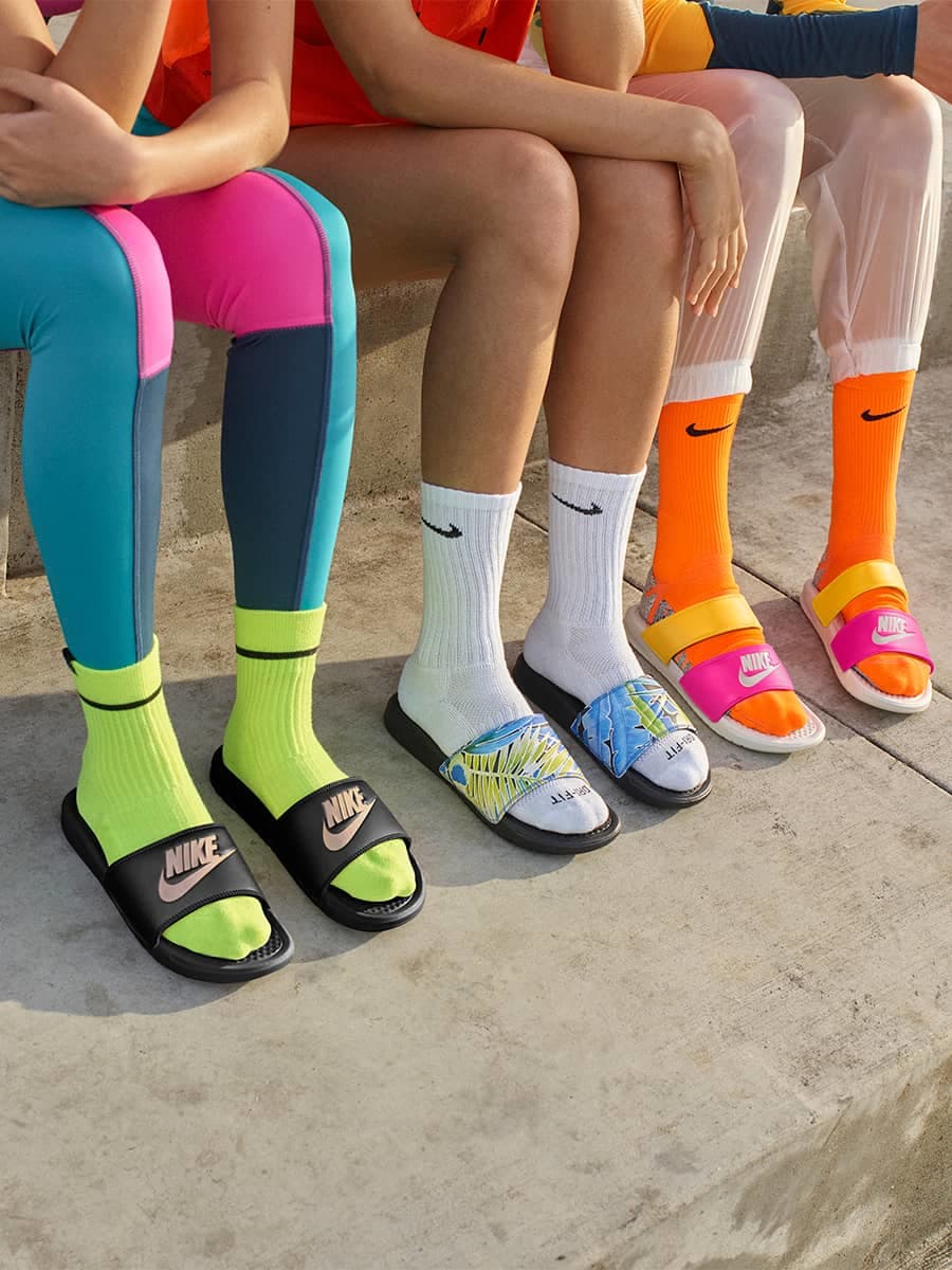 nouvelle collection 2024 - Pantoufles et Chaussons Nike Swoosh pour Homme