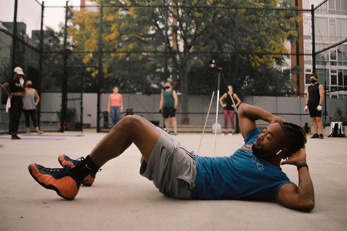 Qué músculos trabajan los sit-ups y los crunches?. Nike MX