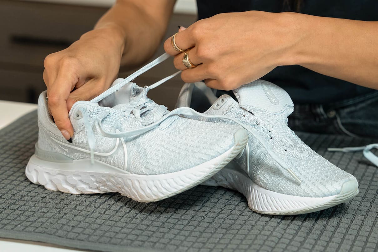 estafa dramático líquido Cómo limpiar zapatillas con malla. Nike ES
