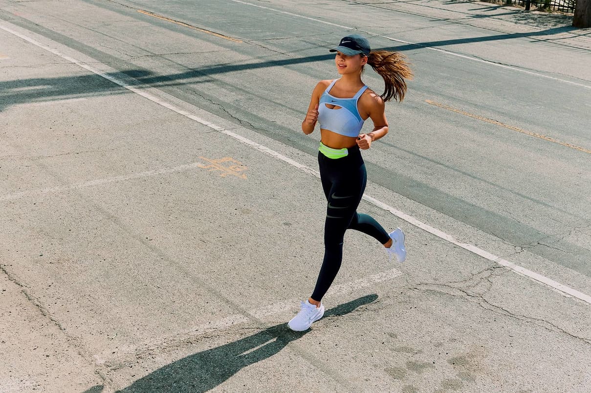 Cinco beneficios de correr en una cinta, según los expertos. Nike ES