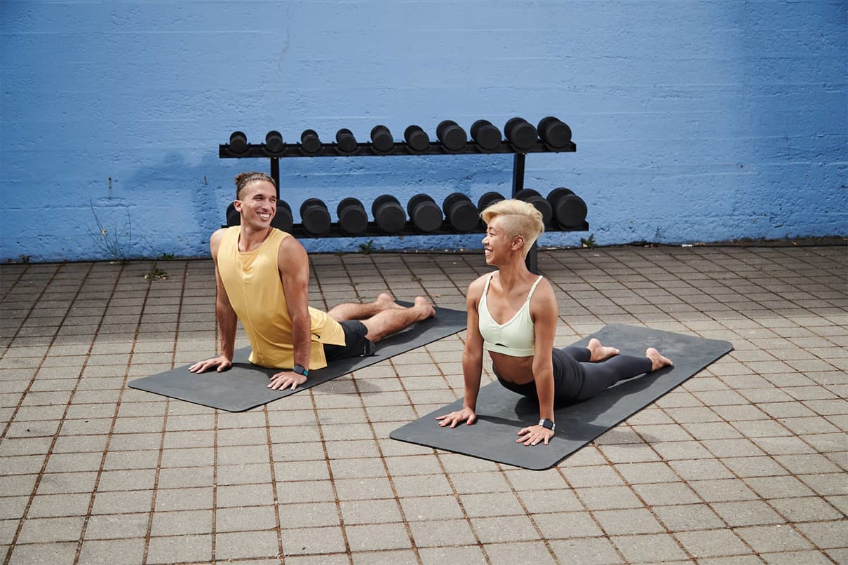 Cinq postures de yoga pour renforcer sa sangle abdominale - L'Équipe