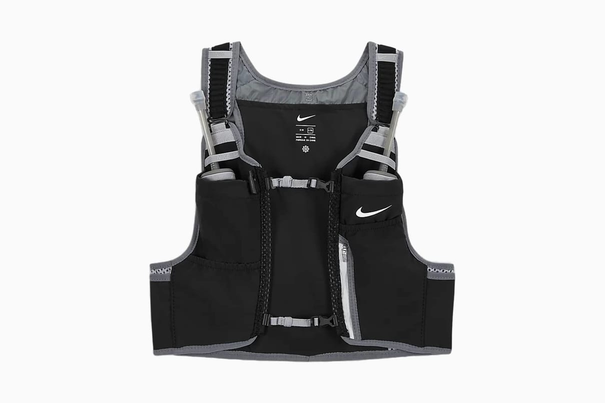 Nike Trail Vest M Sac hydratation / Gourde : infos, avis et meilleur prix.  Sacs à dos / hydratation / gourdes.