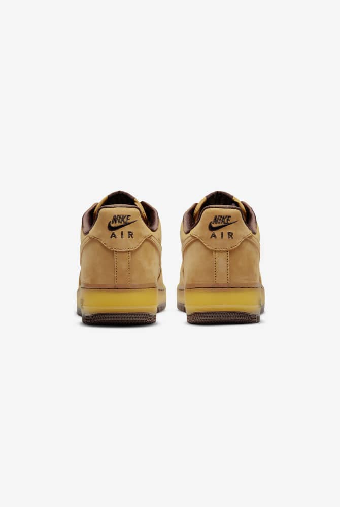 NIKE AIR FORCE 1 LOW RETRO SP . Nike AR NIKE AIR FORCE 1 LOW RETRO SP . Nike AR