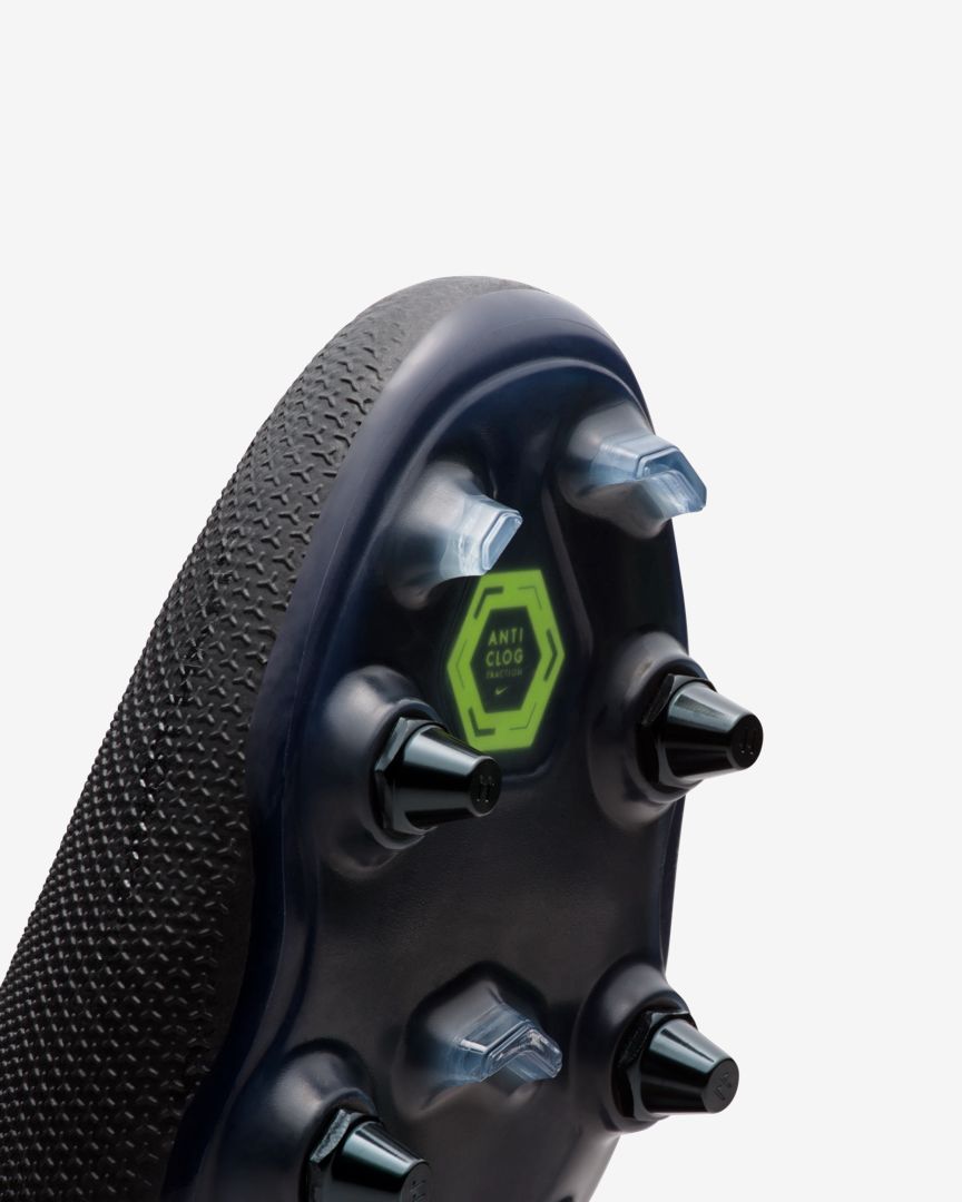 nike canada soccer shoes