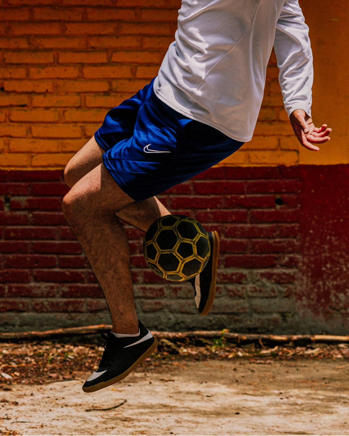 メキシコシティでストリートサッカーの腕を磨くアラン ランデロス Nike 日本