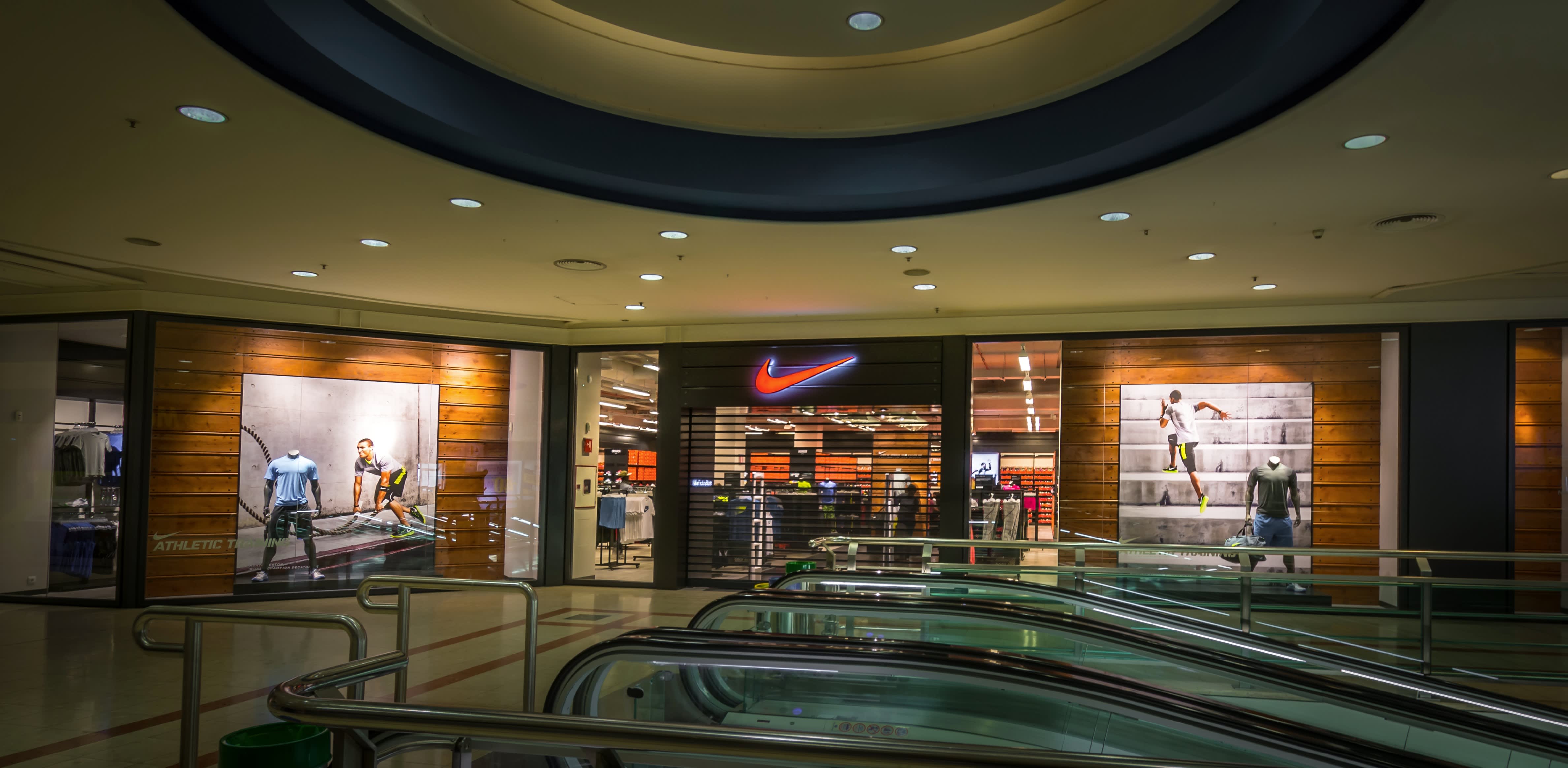output Arab Sarabo Go down Nike Stores in Portugal. Nike.com