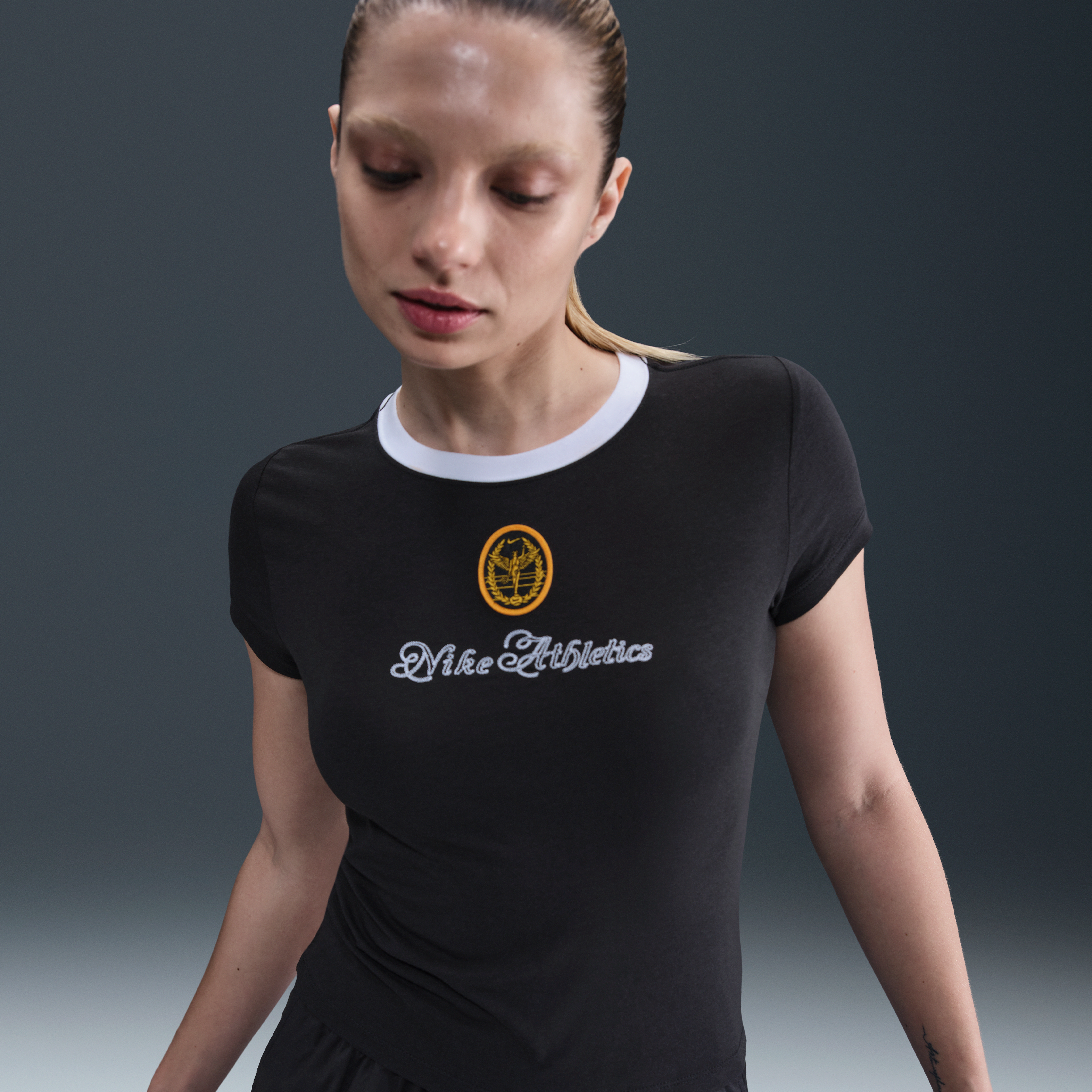 Nike Sportswear Chill Knit Women's Slim Cropped Graphic T-Shirt