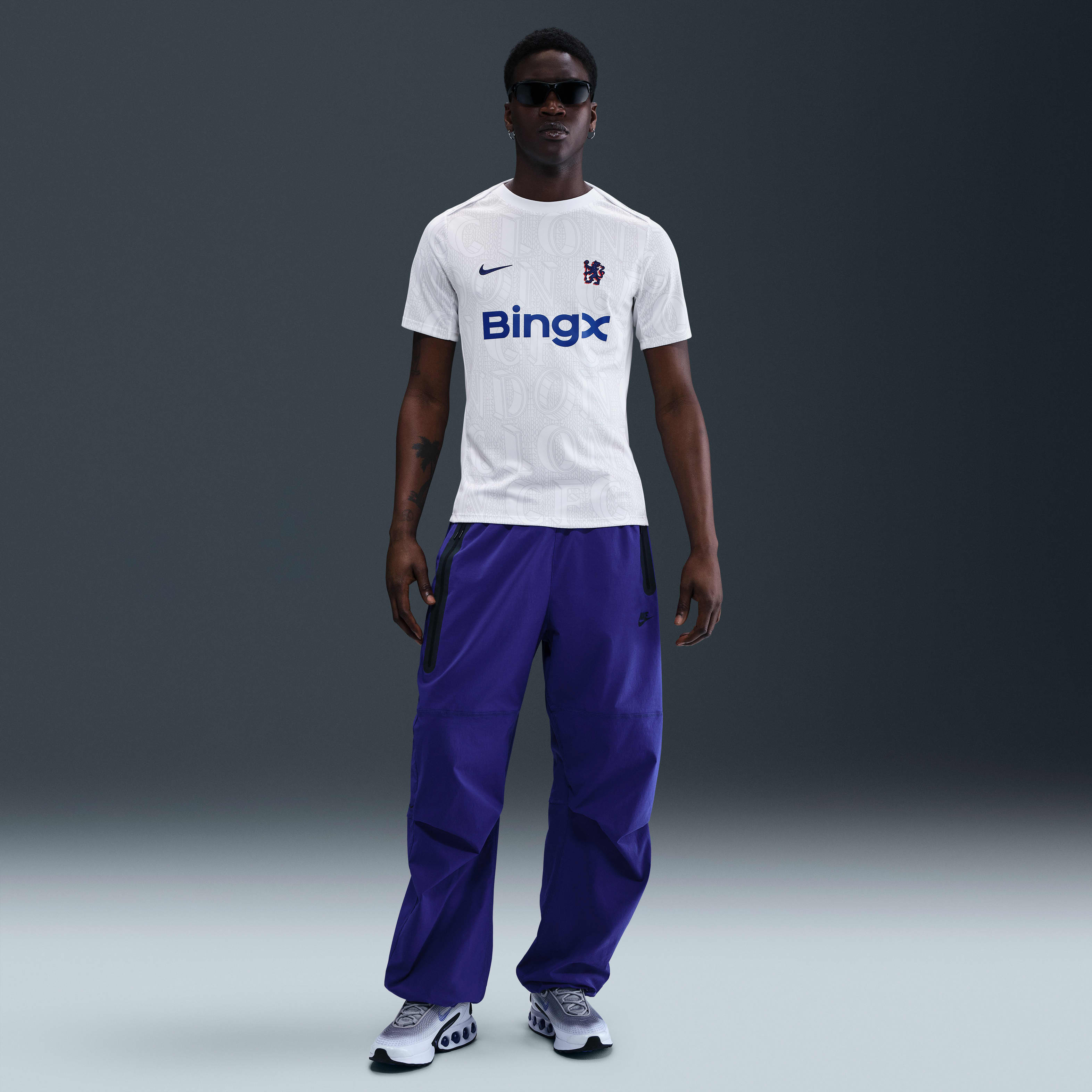 Chelsea FC Academy Pro Men's Nike Dri-FIT Soccer Pre-Match Top