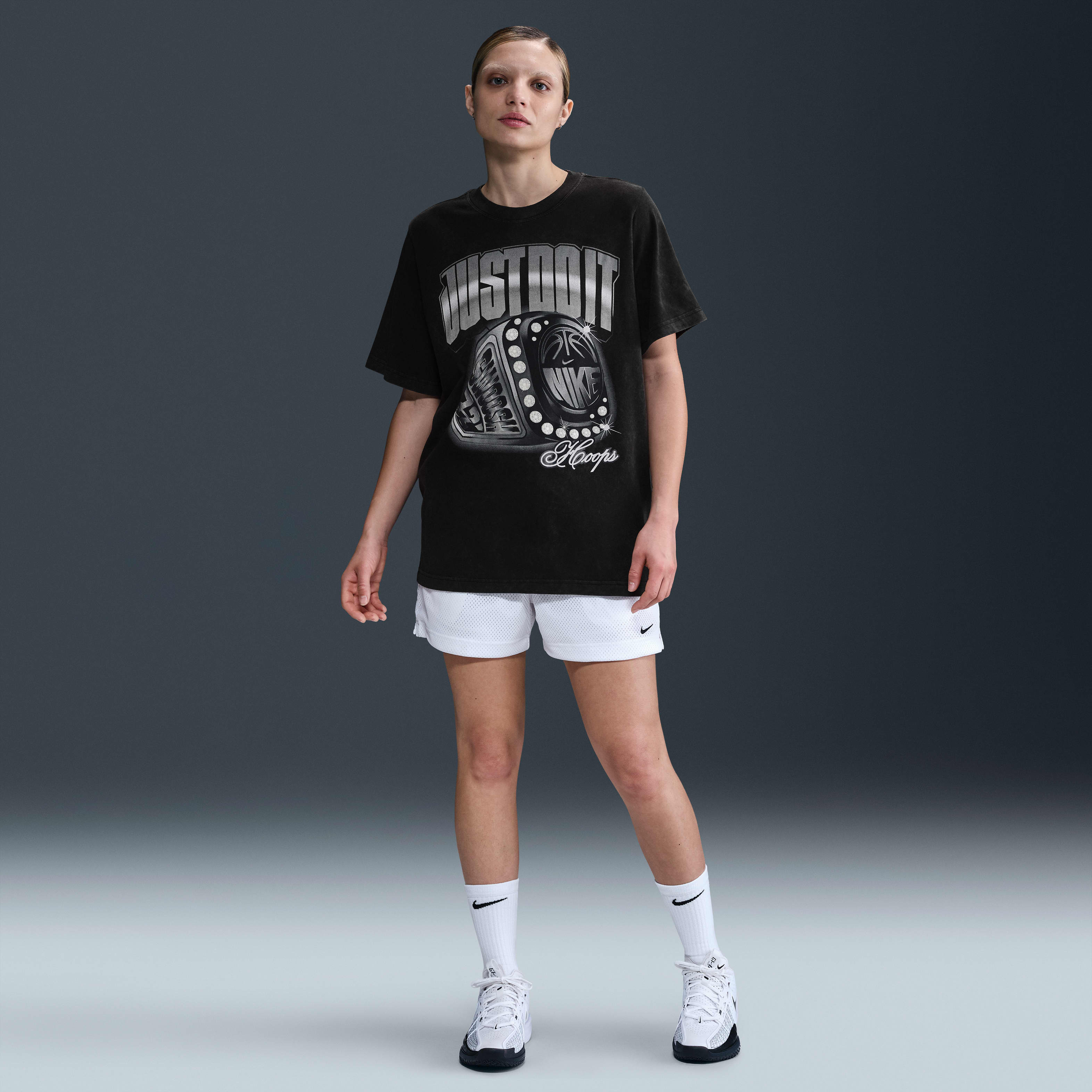 Nike Women's Loose Short-Sleeve Basketball T-Shirt