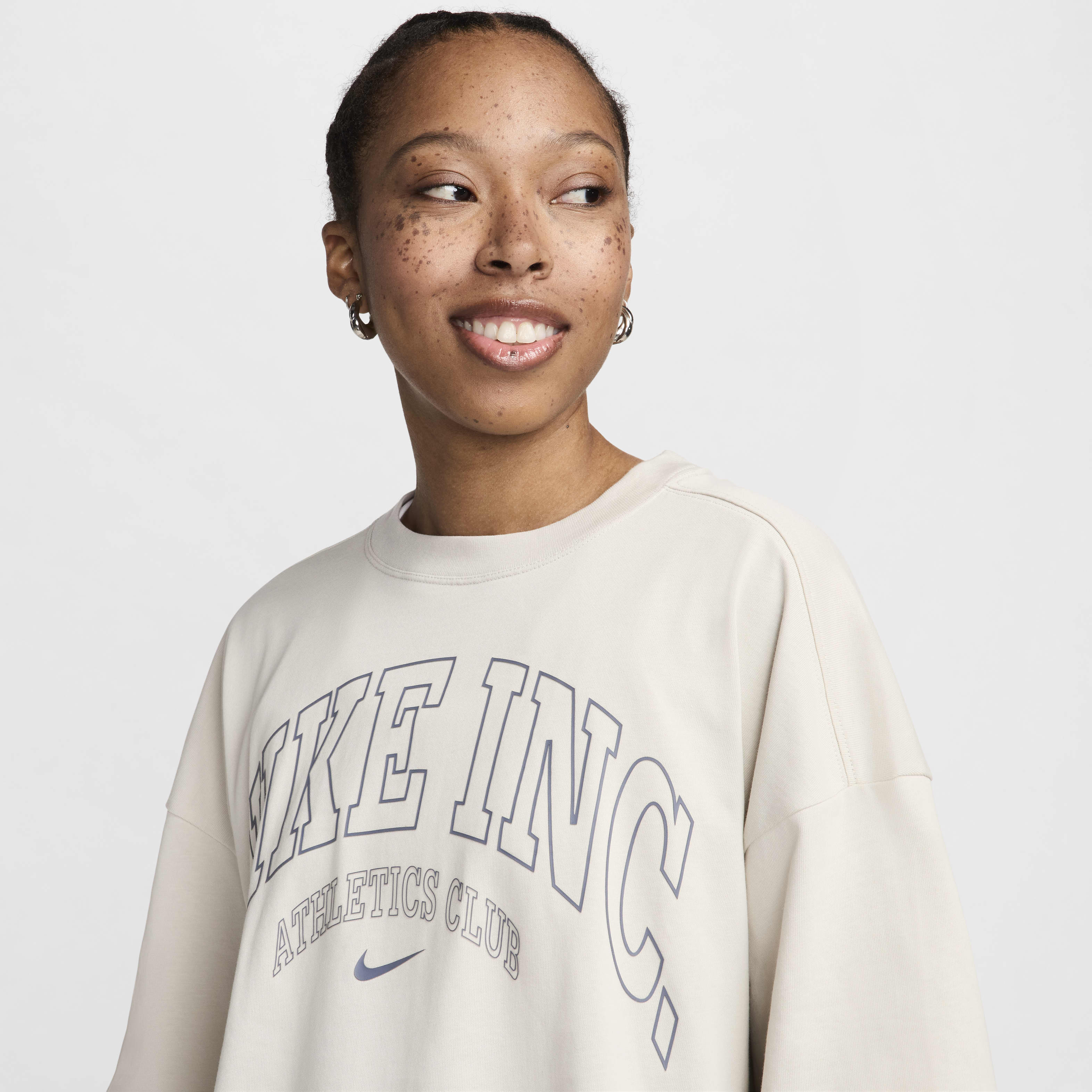 Nike Sportswear Essential Women's Oversized T-Shirt