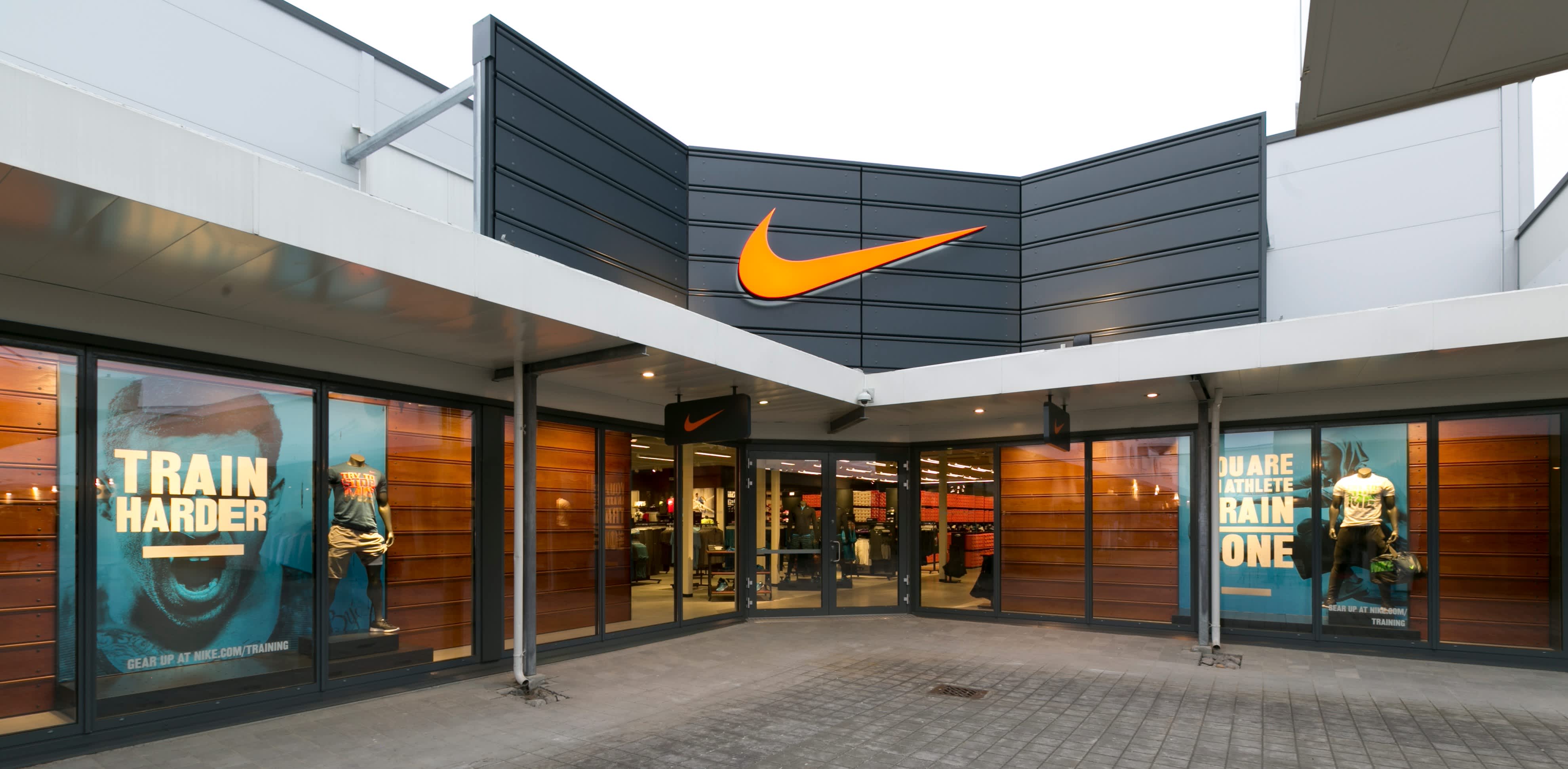 Nacional El cuarto Miedo a morir Nike Factory Store Oslo Vestby. Oslo, NOR. Nike.com ES