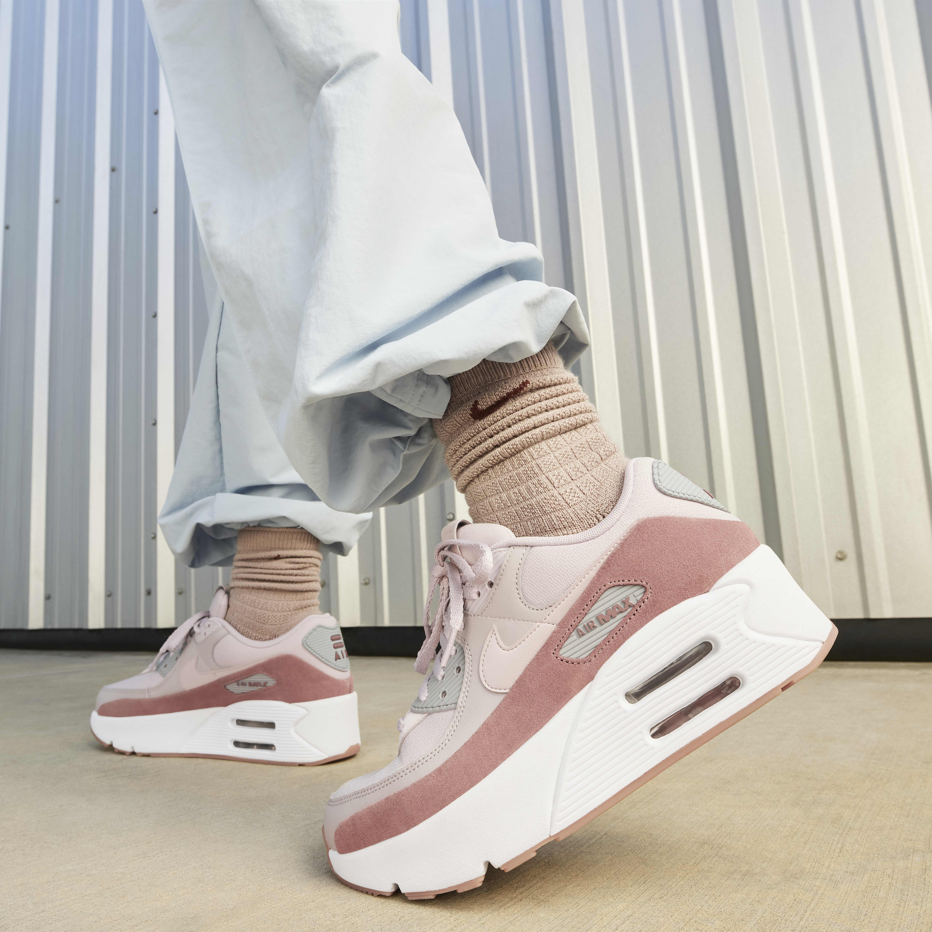 Nike Air Max 90 LV8 Women's Shoes