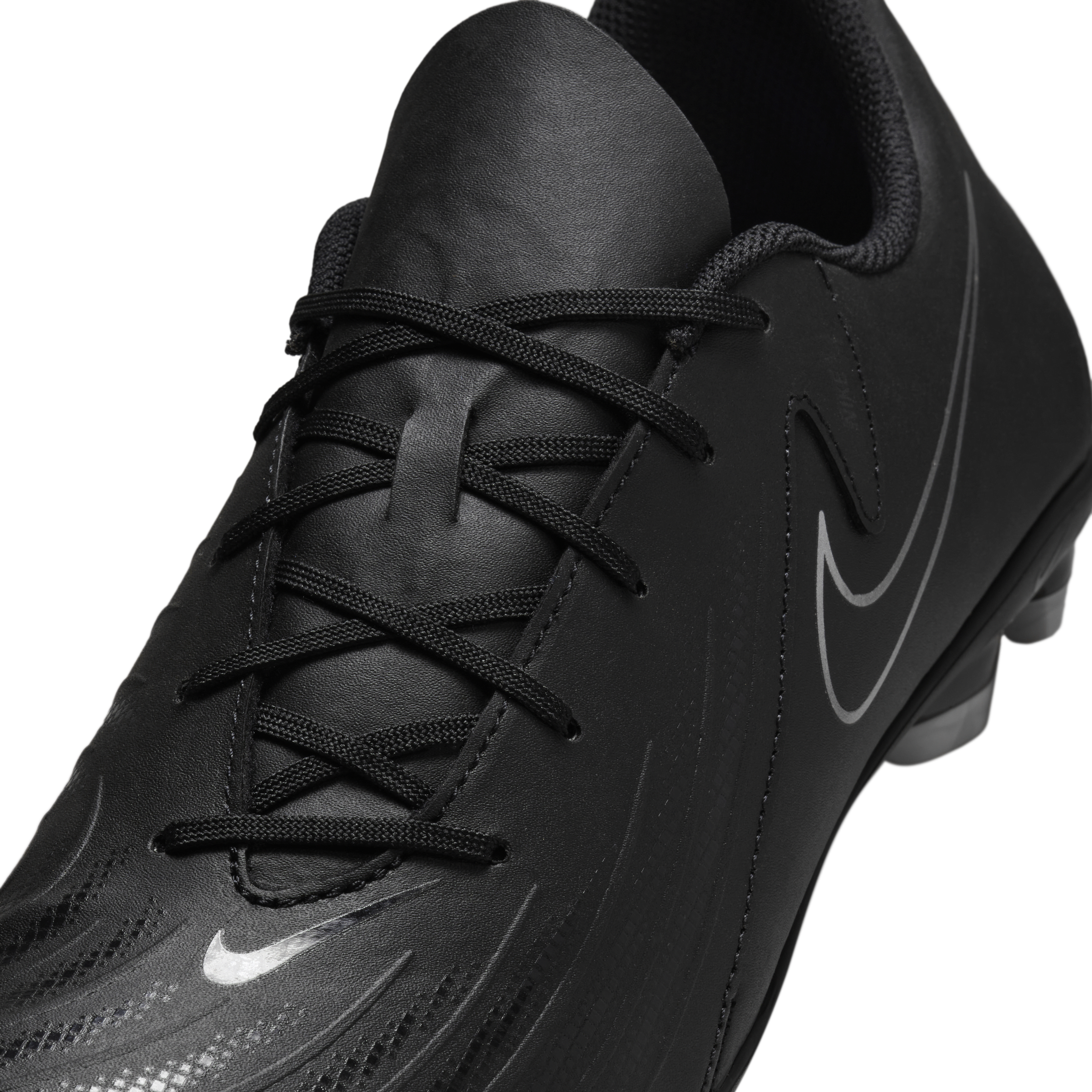 Nike Phantom GX 2 Club MG Low-Top Soccer Cleats