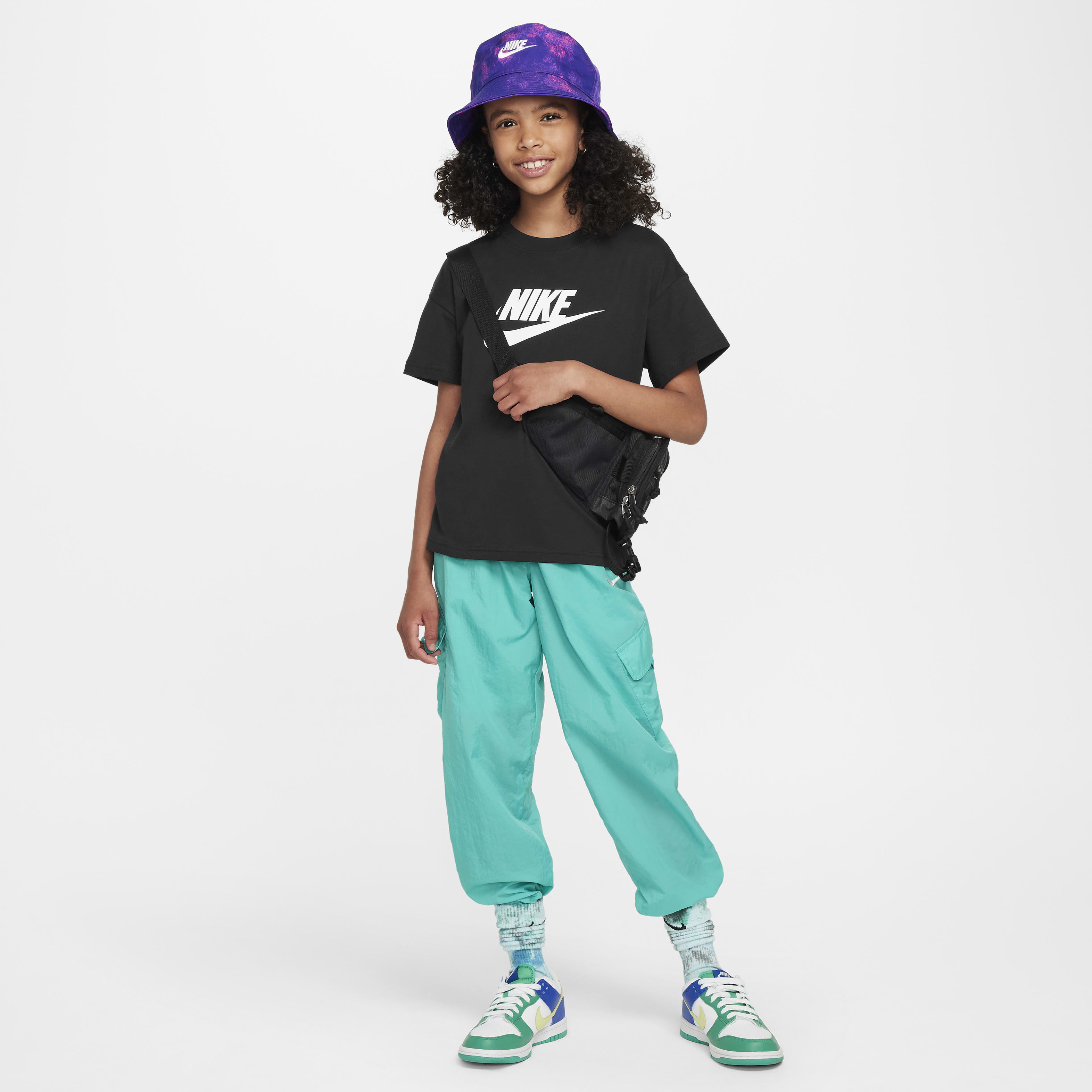 Nike Sportswear Big Kids' (Girls') T-Shirt