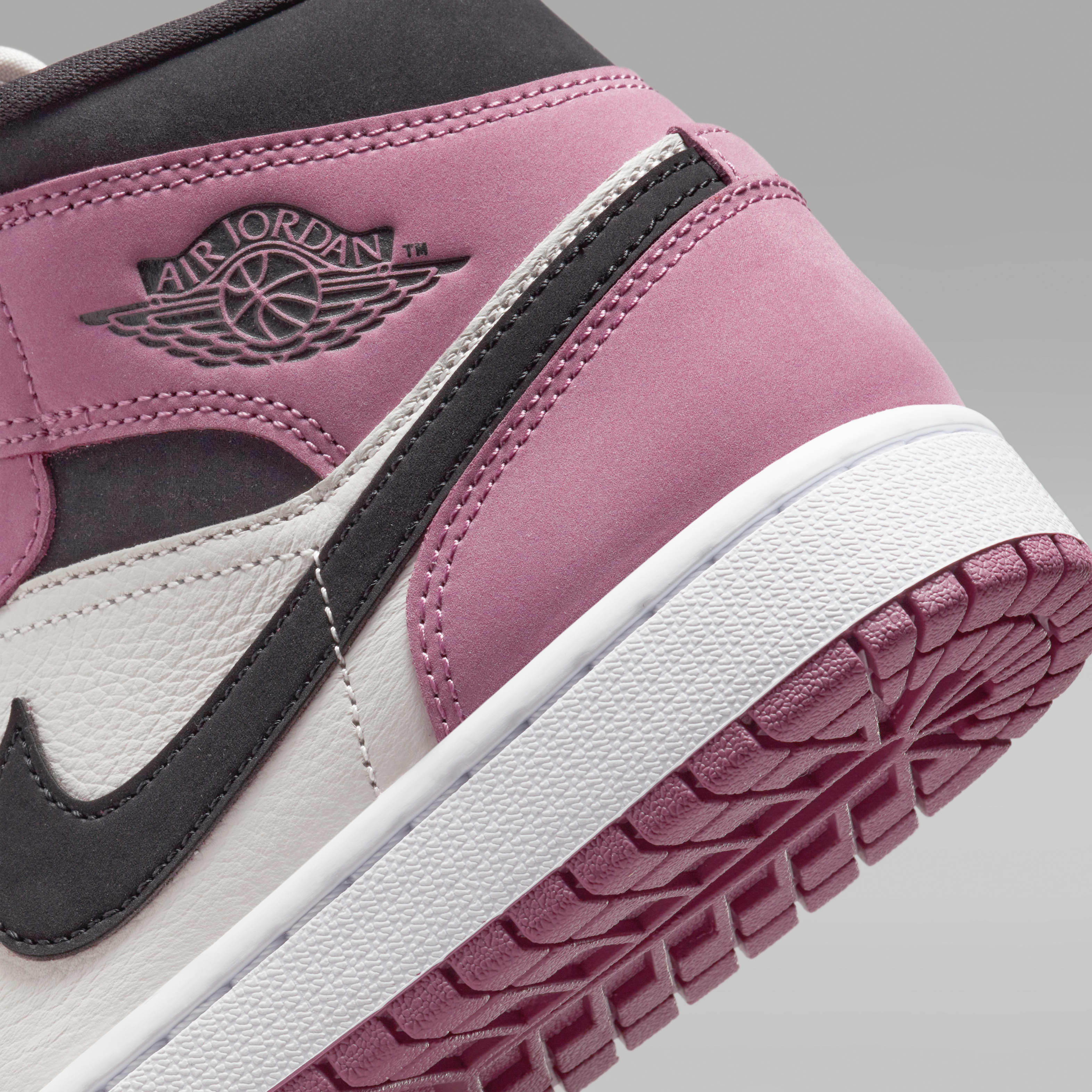 Air Jordan 1 Mid SE Women's Shoes